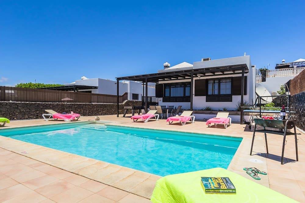 Neu ab März 2020 - wunderschöne Luxusvilla mit privatem Pool in Puerto del Carmen, Tías
