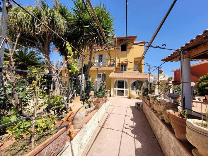 Ferienwohnung für 6 Personen, mit Balkon und Garten