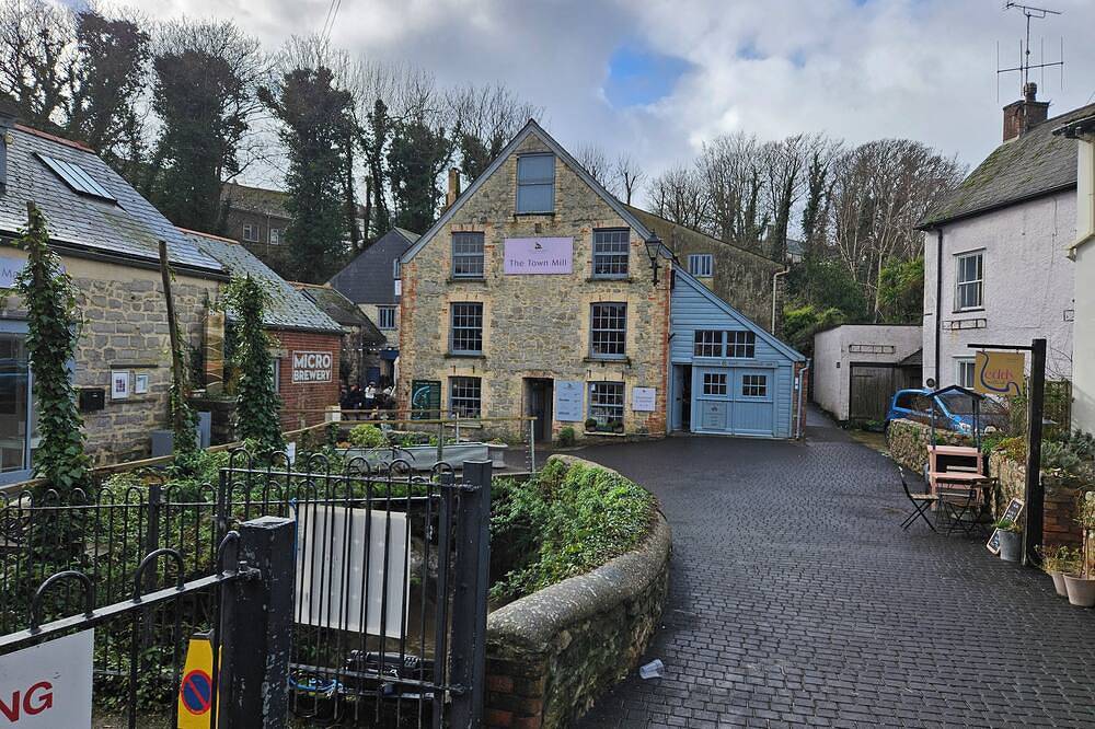 Set in the heart of Lyme Regis in the conservation area of the old town in Lyme Regis, Dorset