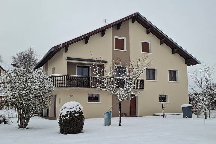 Chalet pour 5 personnes, avec jardin dans le Doubs