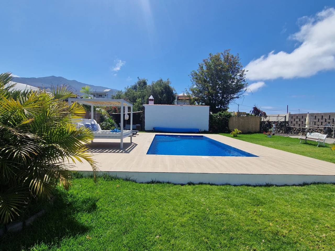 Apartamento 'Casa Deco' con vistas a la montaña, Wi-Fi y aire acondicionado in Los Llanos de Aridane, La Palma Sur