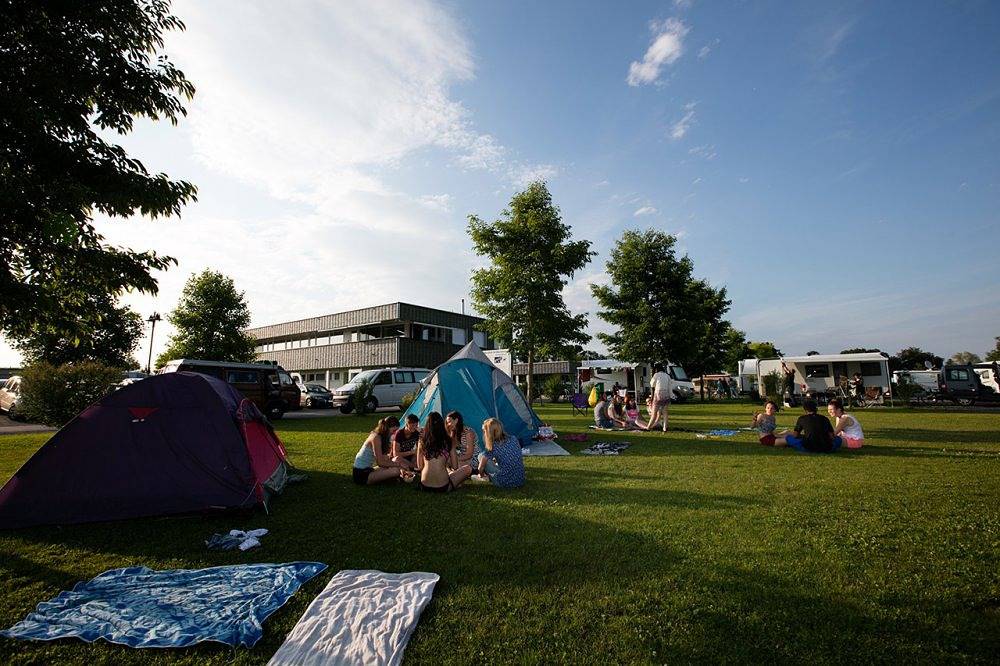 Appartement de vacances entier, Camping Seehorn - Zeltwiesenplatz unparzelliert inkl. Strom in Egnach, Obersee (Bodensee)