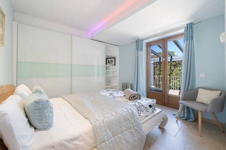 Camera 'Saville Suite' con piscina condivisa, giardino condiviso e Wi-Fi in Almancil, Distretto di Faro