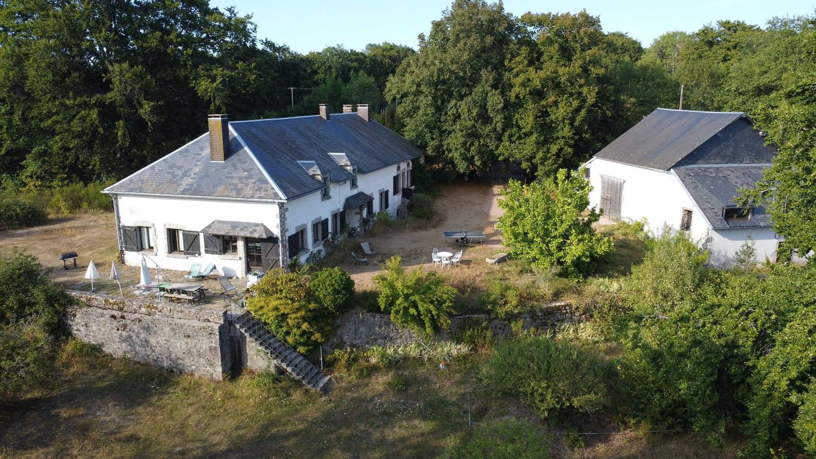 Chambres individuelles, cuisine et salon partagés - Chambre jaune in Moux-en-Morvan, Lac des Settons