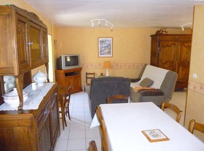 Gîte pour 5 personnes, avec jardin et terrasse, animaux acceptés dans Massif central - 2