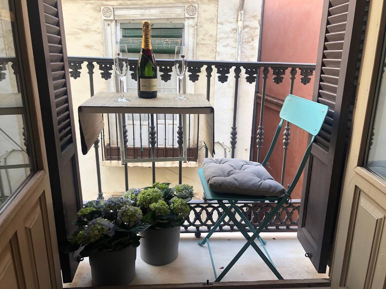 Apartamento vacacional entero, Holidays2Malaga Catedral con balcón y vistas a la Catedral in Malaga Centro Historico, Málaga