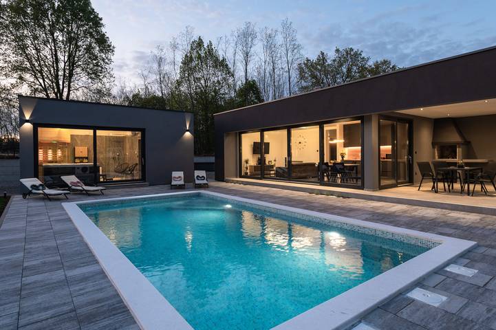 Ferienhaus für 6 Personen, mit Sauna und Pool sowie Garten und Terrasse