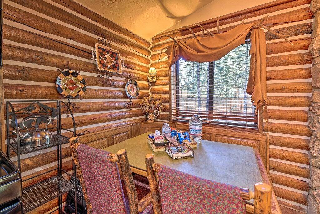 Family & Dog Friendly: Rustic Lakeside Cabin in Navajo County