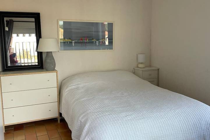 Entire apartment, Joli T3 vue mer Avec Piscine et Tennis à 5 min à Pieds des Calanques et Plages! in Bandol, Mediterranean Coast (France)