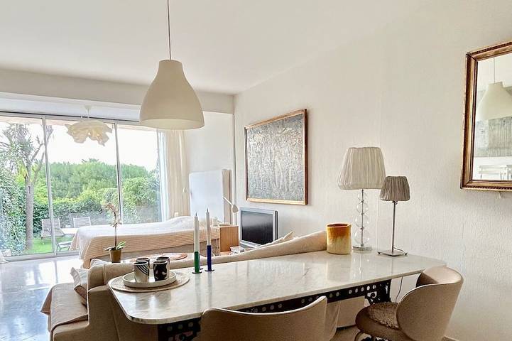 Gîte pour 4 personnes, avec jardin, animaux acceptés dans Plage De L Anse De L Arene - 2