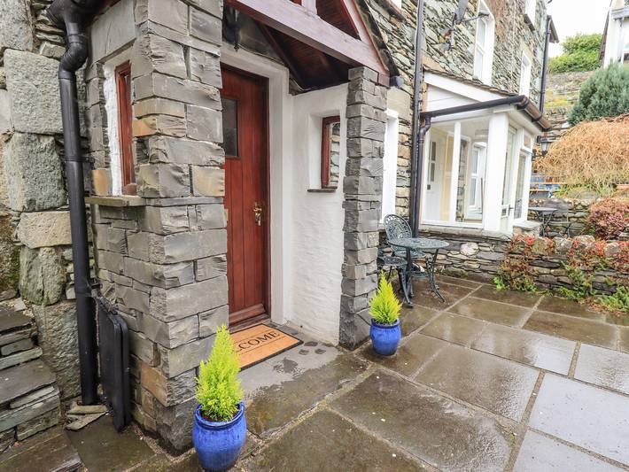 Log cabin for 4 people in Lake Windermere