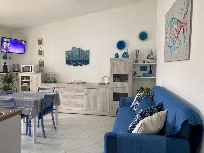Appartamento intero, Appartamento 'Maison Admas' con vista sulle montagne, balcone e aria condizionata in Crabonaxa/Villasimius, Villasimius