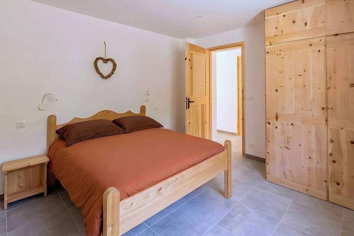 Ganze Wohnung, Casa-Grand Laus: Duplex familial, sauna et jacuzzi in Abriès, Queyras