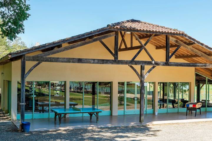 Chalet 'Club 5 Personnes 89' mit privater Terrasse, privatem Garten und Wi-Fi in Bretagne-d'Armagnac, Gers