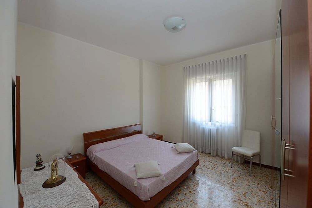 Hel lejlighed, Second floor apartment Casa Amena near Vatican, Metro, parking. in Primavalle, Rom