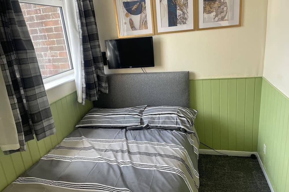 2 Bed Lodge Sleeps 4- Pets, Parking, 2min to Beach in Chapel St. Leonards, Lincolnshire