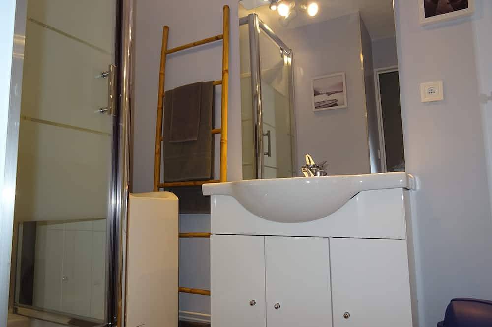 Appartement entier, Appart 4 pers. swimming pool, jacuzzi in Port-en-Bessin-Huppain, Région de Bayeux