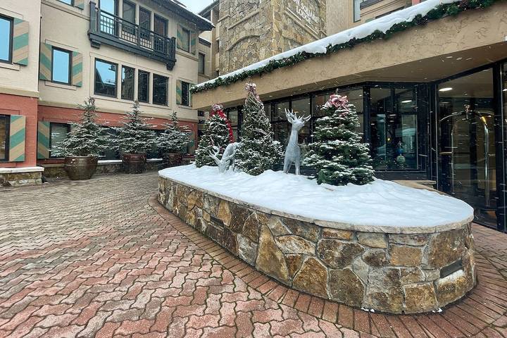Vacation rental for 2 people, with sauna and pool as well as hot tub in Vail