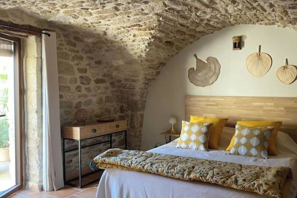 Pujaut, Gard, provence, Avignon, Gîte cœur de village \"sous le clocher in Pujaut, Région de Nîmes