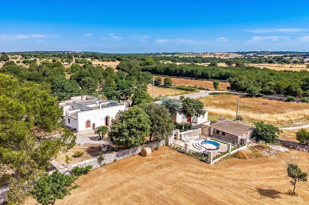 Casolare Di Puglia with private Pool, Noci, Italy in Noci, Bari Province