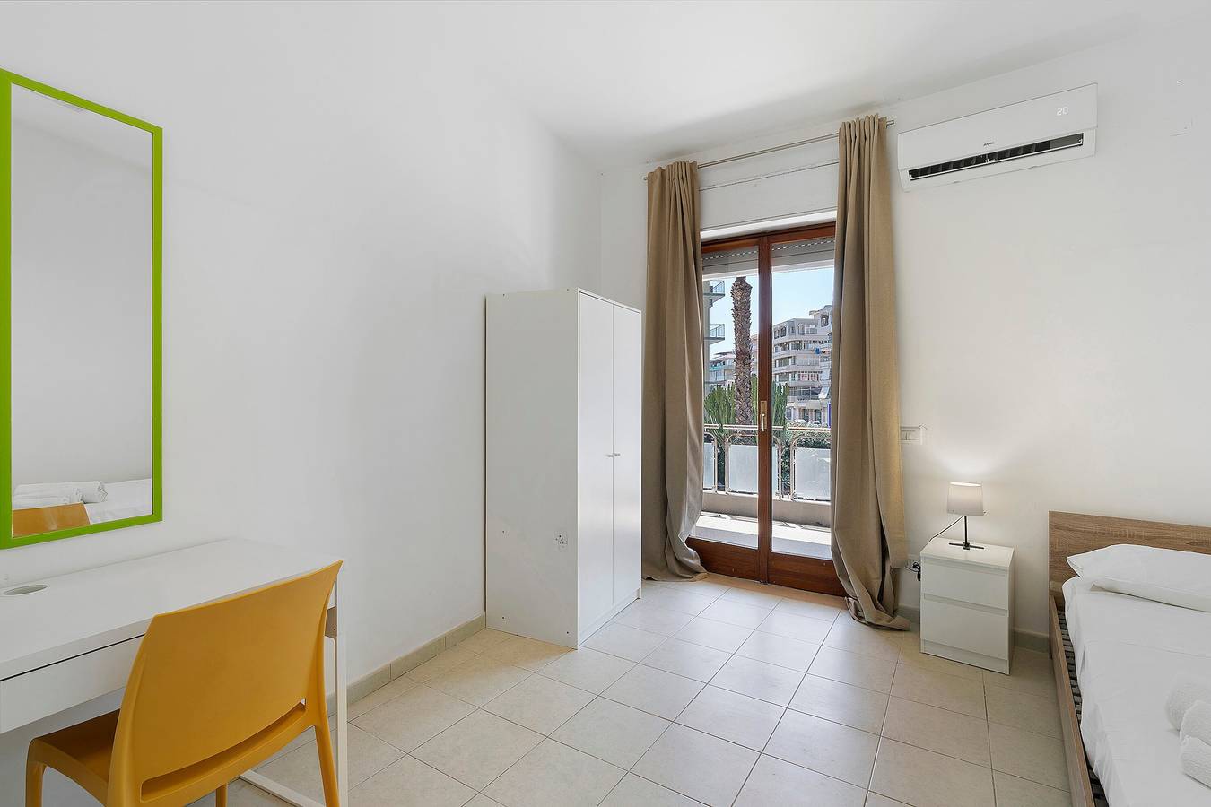 Platone Room 14 with Wi-Fi in Santa Panagia, Syracuse
