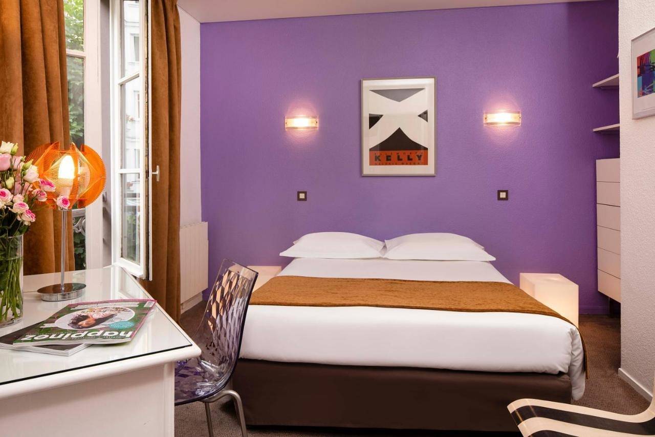 Le Hameau de Passy in Tour Eiffel, Paris