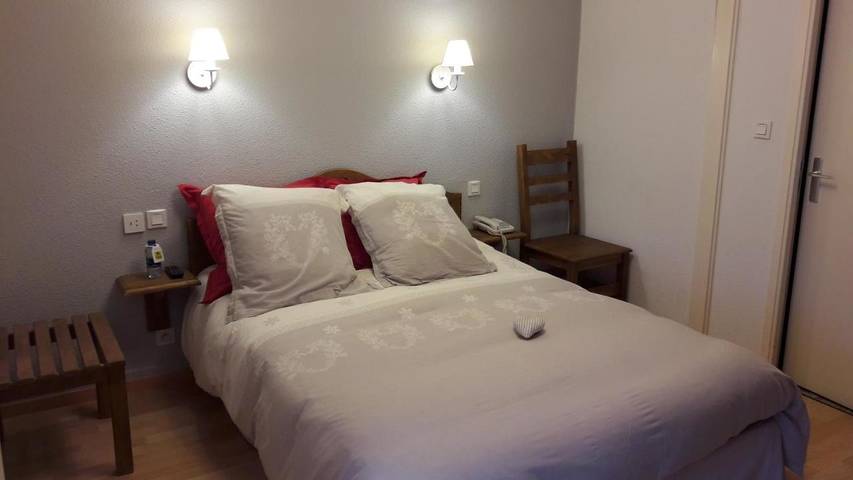 Hôtel pour 2 personnes, avec terrasse et jardin dans Cusance - 2