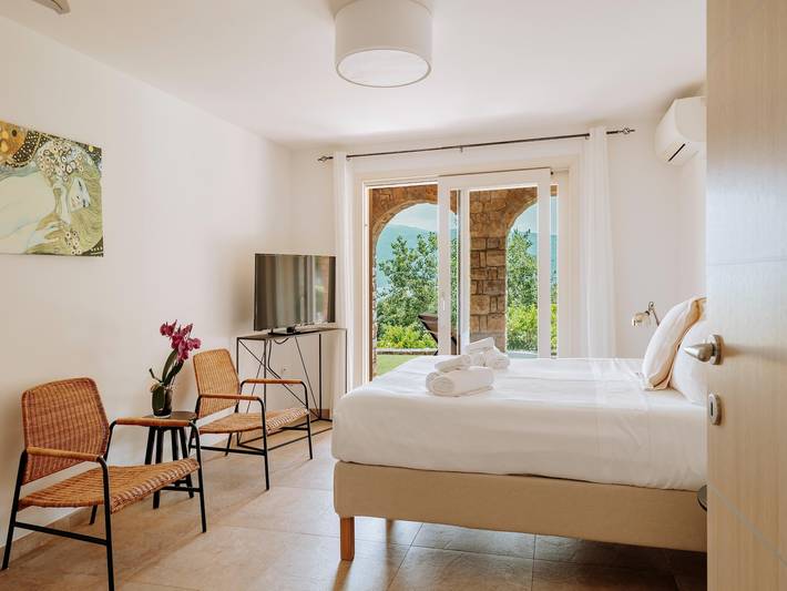 Ferienhaus für 8 Personen, mit Balkon und Whirlpool sowie Garten in Gargnano - 4