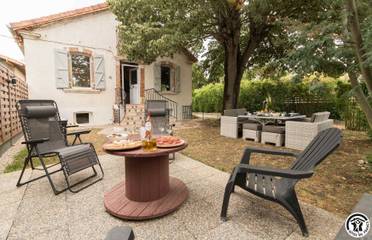 Gîte pour 6 personnes, avec jardin et terrasse à Cazères