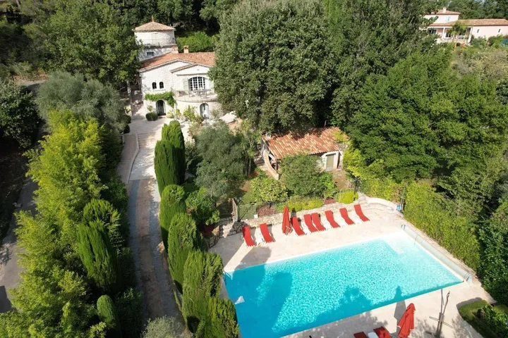Chalet para 14 personas, con jardín y piscina - 1