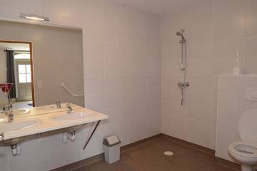 Gîte pour 6 Personnes dans Albaret-le-Comtal, L'Aubrac, Photo 1