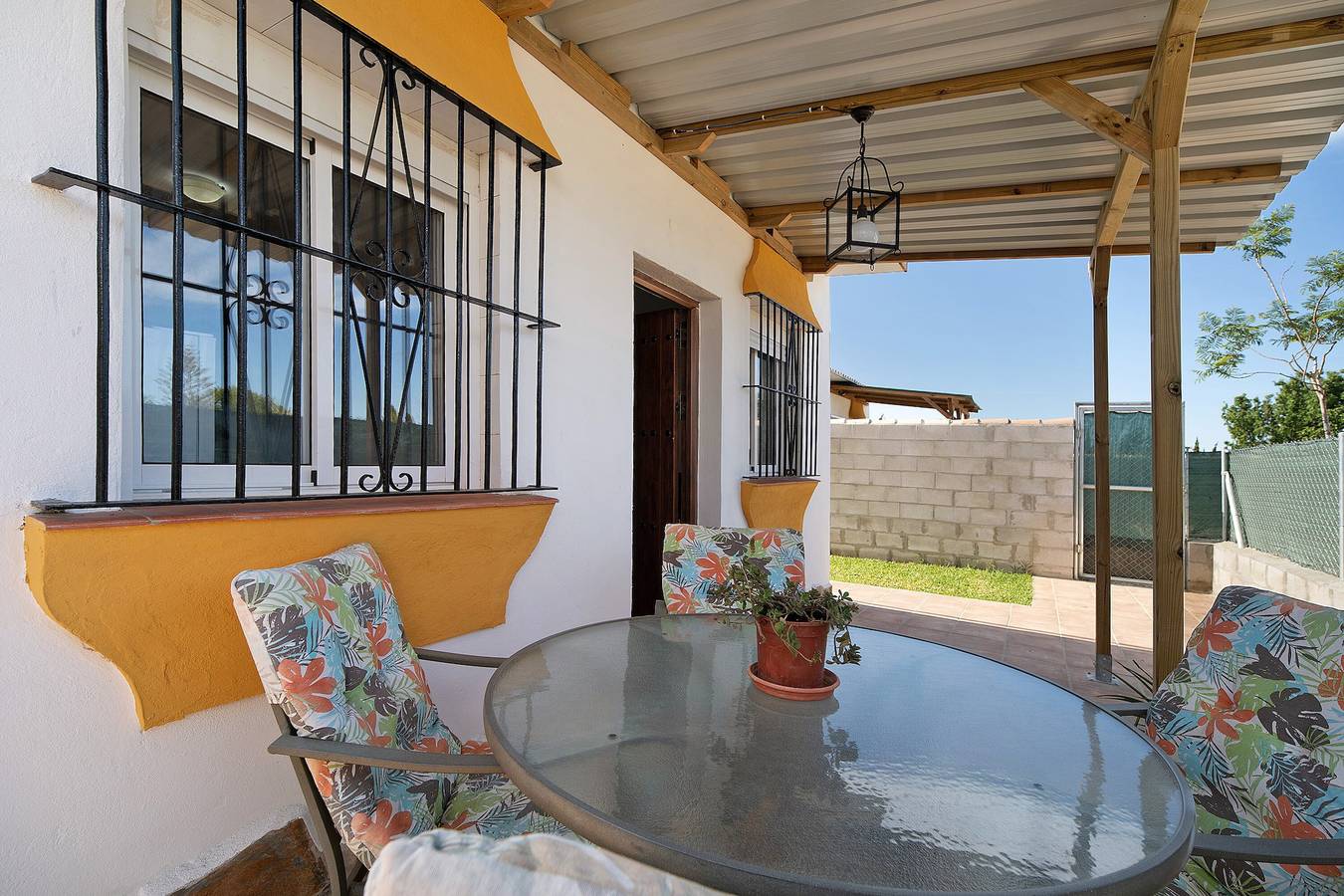 Casa de vacaciones 'Casa Manoli 3 Chiclana' con terraza privada y jardín privado in Los Franceses-La Vega, Chiclana de la Frontera