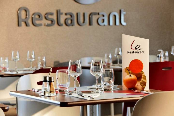 Hôtel pour 2 personnes, avec terrasse et vue à Varennes-Vauzelles - 3