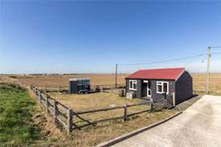 Camber Sands Beachfront Chalet w/ Panoramic Views & Pet-Friendly in Camber Sands, Camber