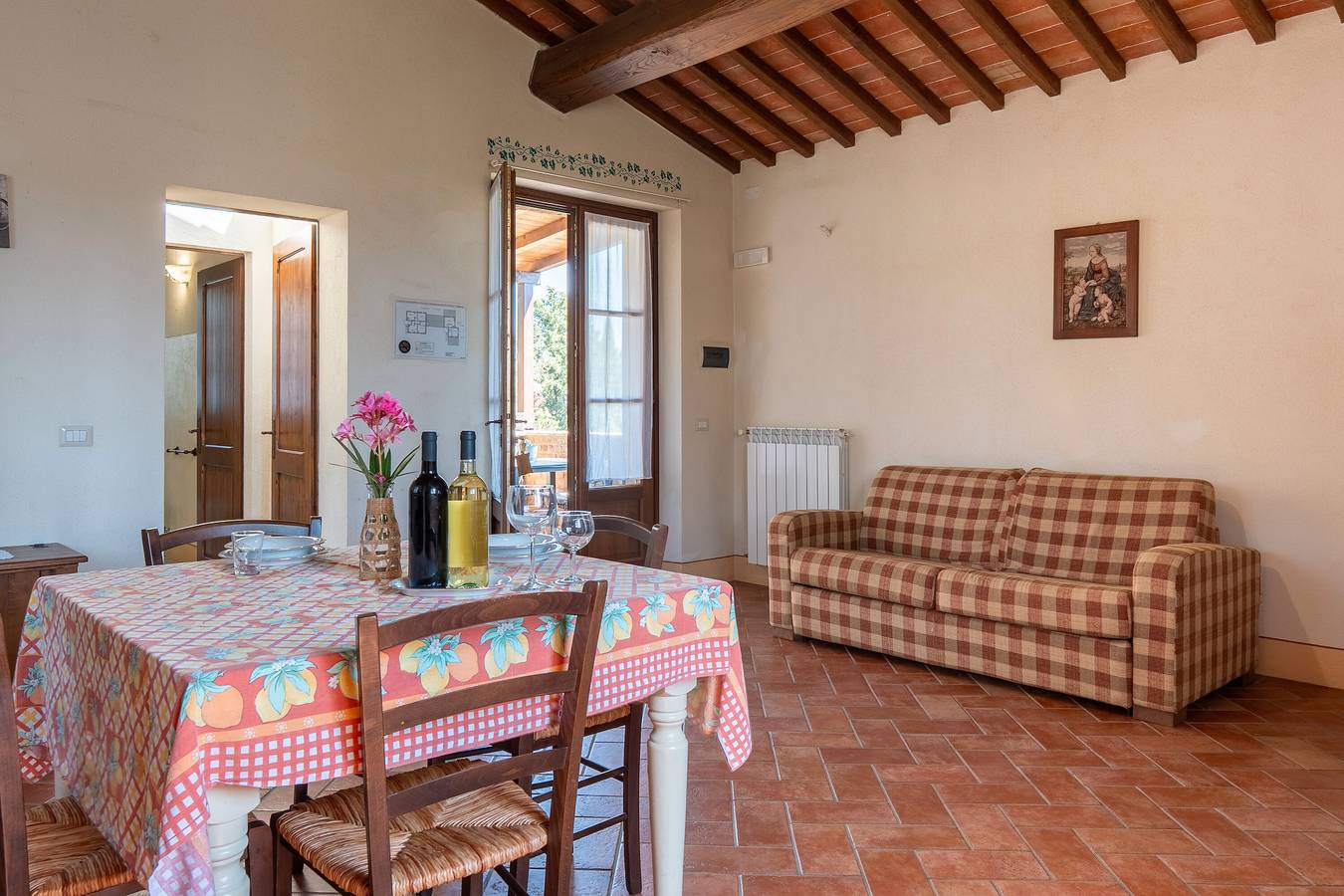 Appartamento intero, Appartamento 'Agriturismo Carpineto' con piscina condivisa, terrazza privata e Wi-Fi in Asciano, Siena e dintorni