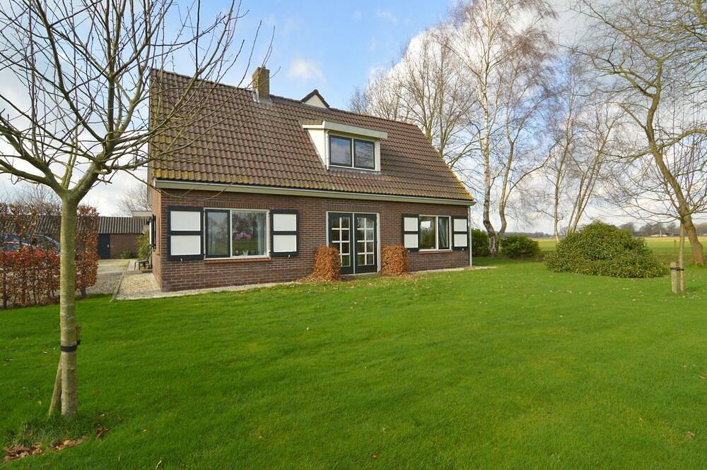Bauernhaus in Dalfsen nahe Waldwegen in Dalfsen, Regio Zwolle
