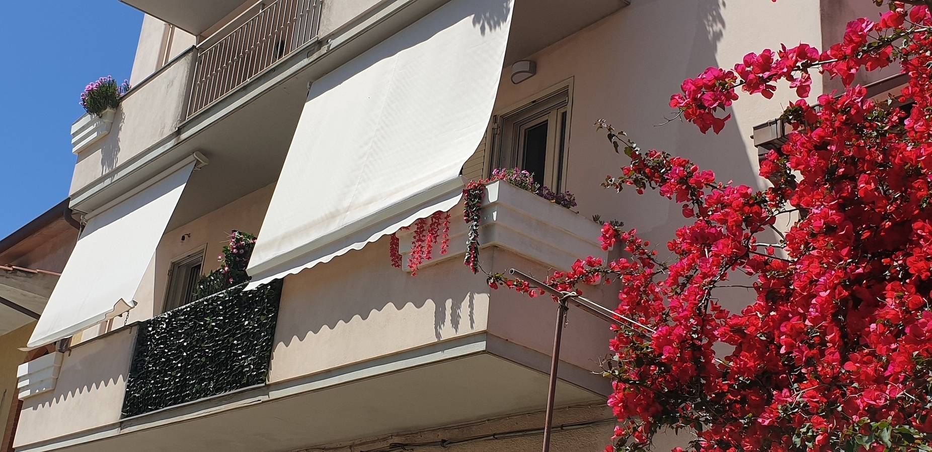 Entire apartment, Modern Apartment “Casa di Mena” with Wi-Fi & Balcony; Parking Available in Lido San Giovanni, Alghero