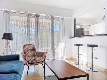 Ferienwohnung für 4 Personen, mit Terrasse und Ausblick in Nizza