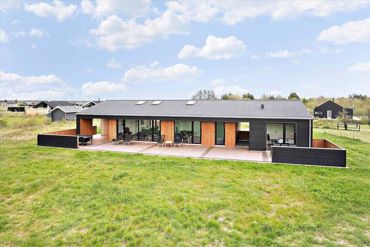 Ferienhaus für 11 Personen, mit Terrasse und Garten in Tranum Strand