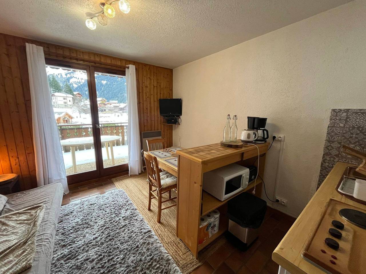 Appartement entier, Charmant 2 pièces au bord du lac de Vonnes avec terrasse in Chatel, Les Portes du Soleil