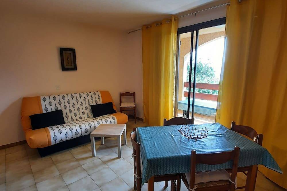 Appartement entier, Appartement avec terrasse, jolie vue mer et golfe, restaurant, proche village in Tiuccia, Casaglione
