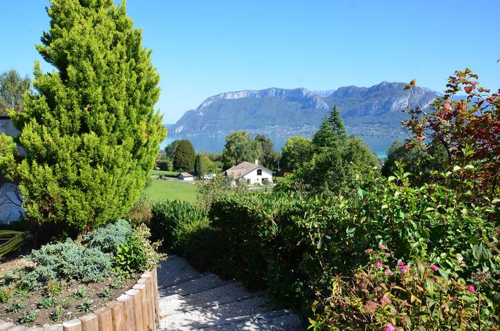 Gîte pour 4 personnes, avec terrasse et jardin sur le Lac d'Annecy - 4