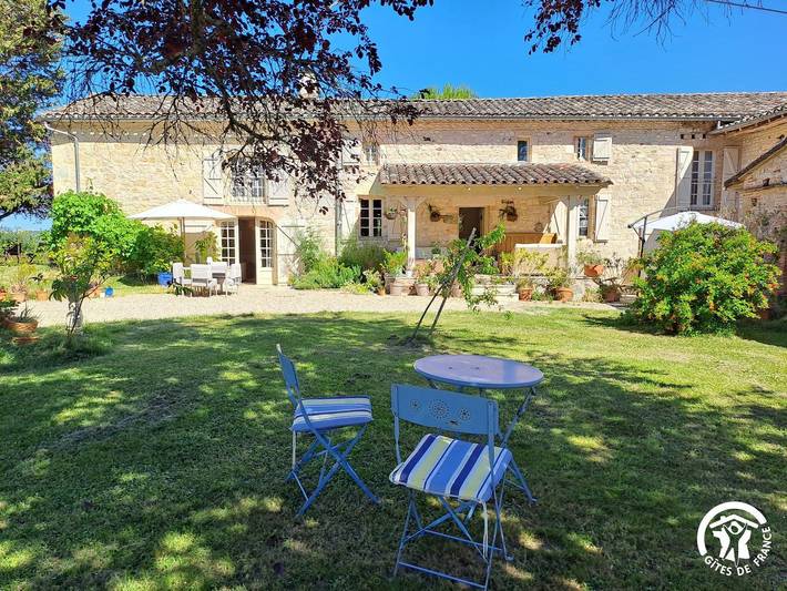Gîte für 12 Personen, mit Terrasse und Garten sowie Pool