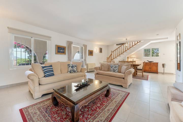 Villa 'Secreta' with Sea View, Wi-Fi, and Air Conditioning in Mijas Pueblo, Mijas