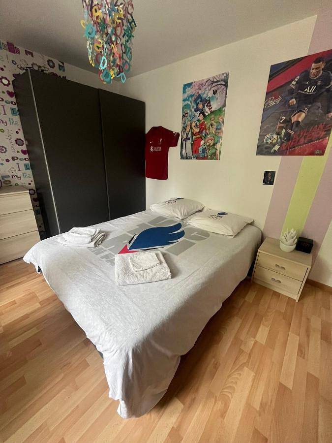 Appartement de vacances entier, Family Room with Shared Bathroom in Mulsanne, Sarthe