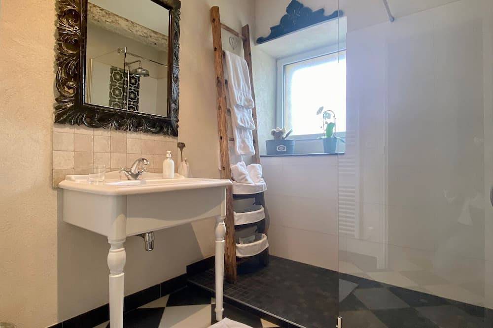 Casa rural encantadora con piscina climatizada y Wifi - 2 habitaciones in Château-Thébaud, Nantes region