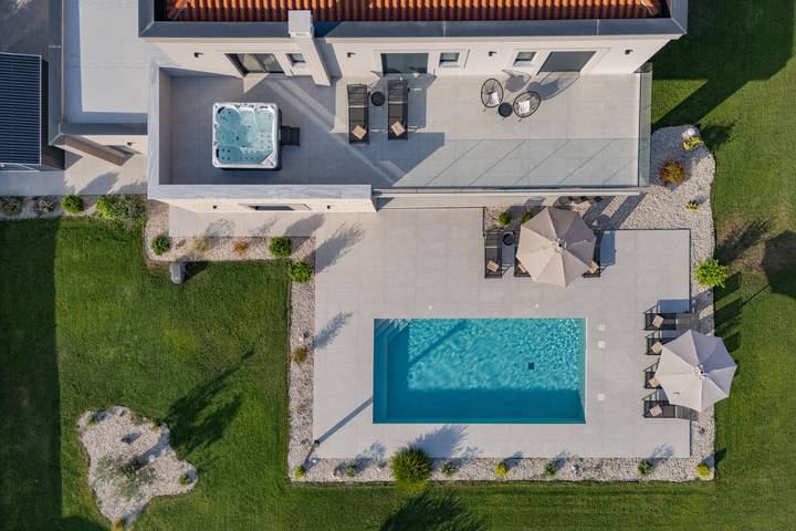 Villa Kalea with pool in Vinez, Eastcoast Istria