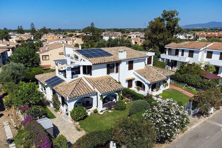 Location de vacances pour 8 personnes, avec jardin dans Santa Luria