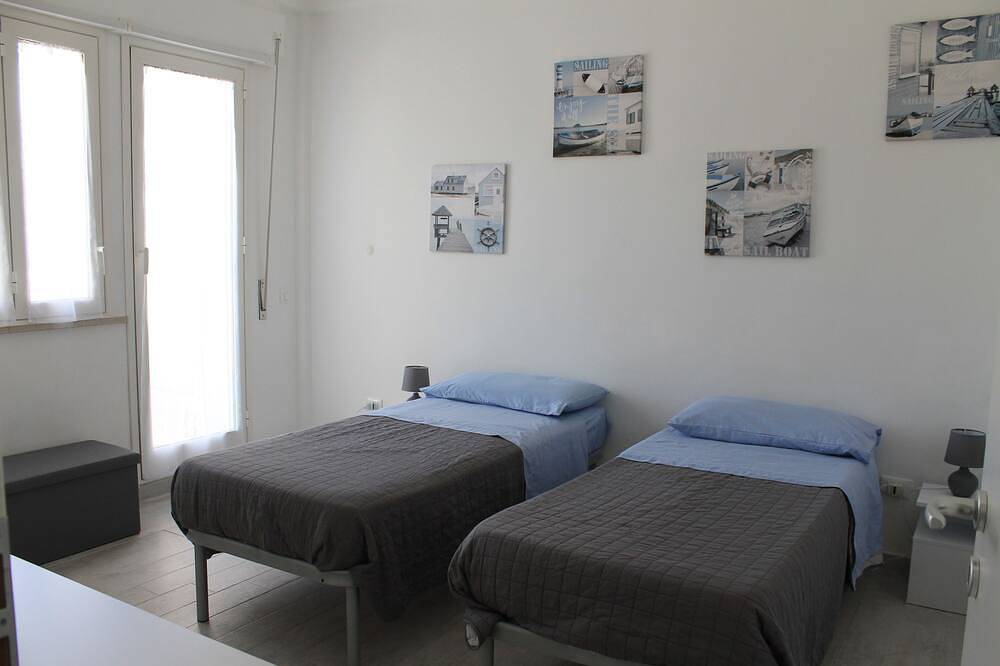 Peppino Holiday House, almost on Mondello beach. in Mondello, Palermo