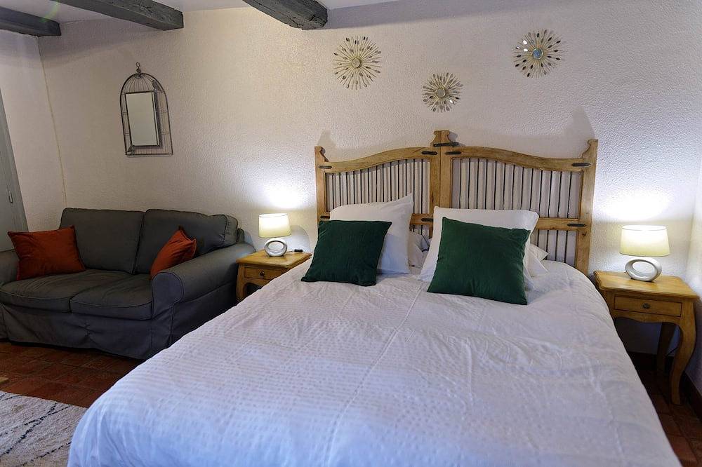 Mon petit paradis / piscine intérieure privative in Lournand, Région de Mâcon